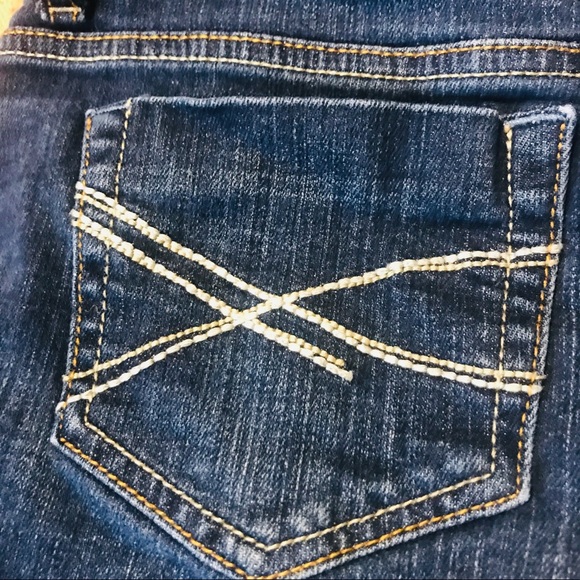 Aeropostale Medium Wash Rolled Denim shorts - Picture 5 of 7